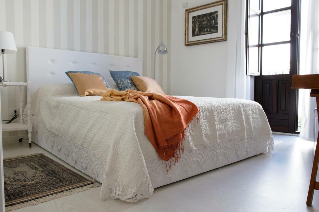 Suite La Piazza By Wonderful Italy Syracuse ภายนอก รูปภาพ